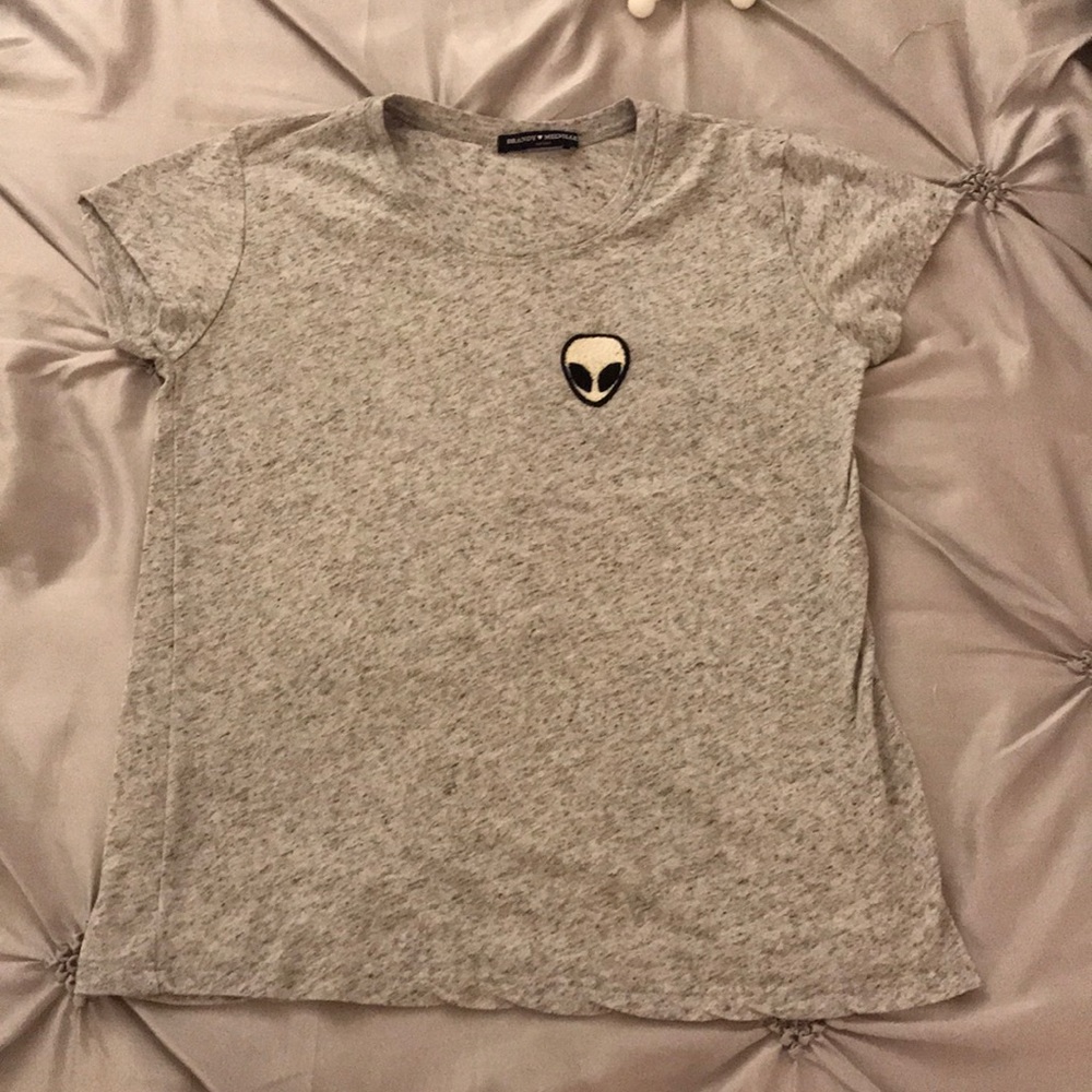 BRANDY MELVILLE alien t shirt 👽